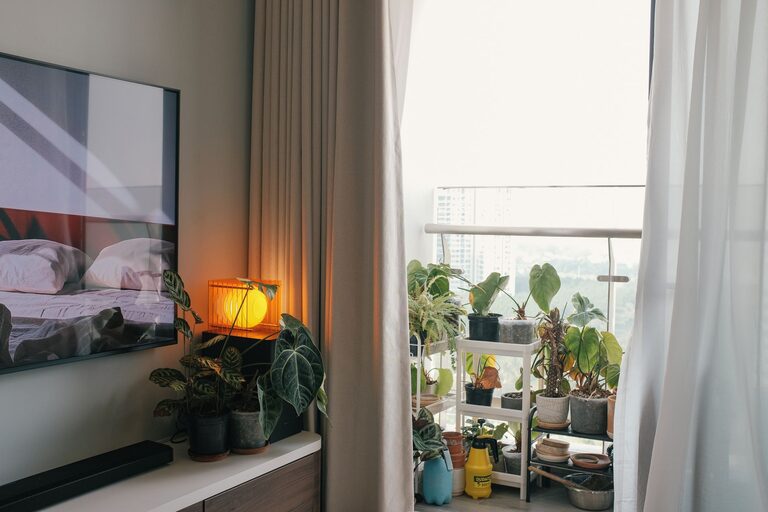 Simple Ways to Create a Cozy and Inviting Home Atmosphere
